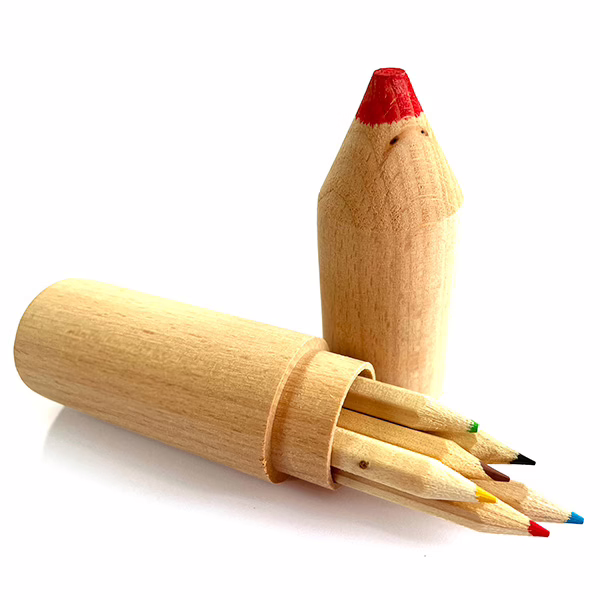 Abbildung einer runden Holzdose mit Holzstiften